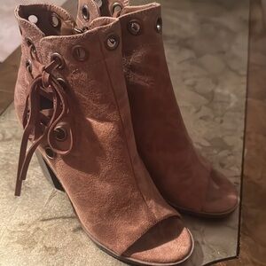 “SOLD” NWOT Celebrity Pink Women's Tan Peep-Toe Ankle Boots